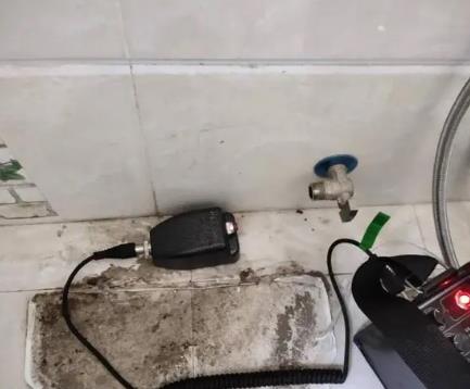 邻水屋顶漏水维修公司分享下卫生间漏水的危害及解决方法